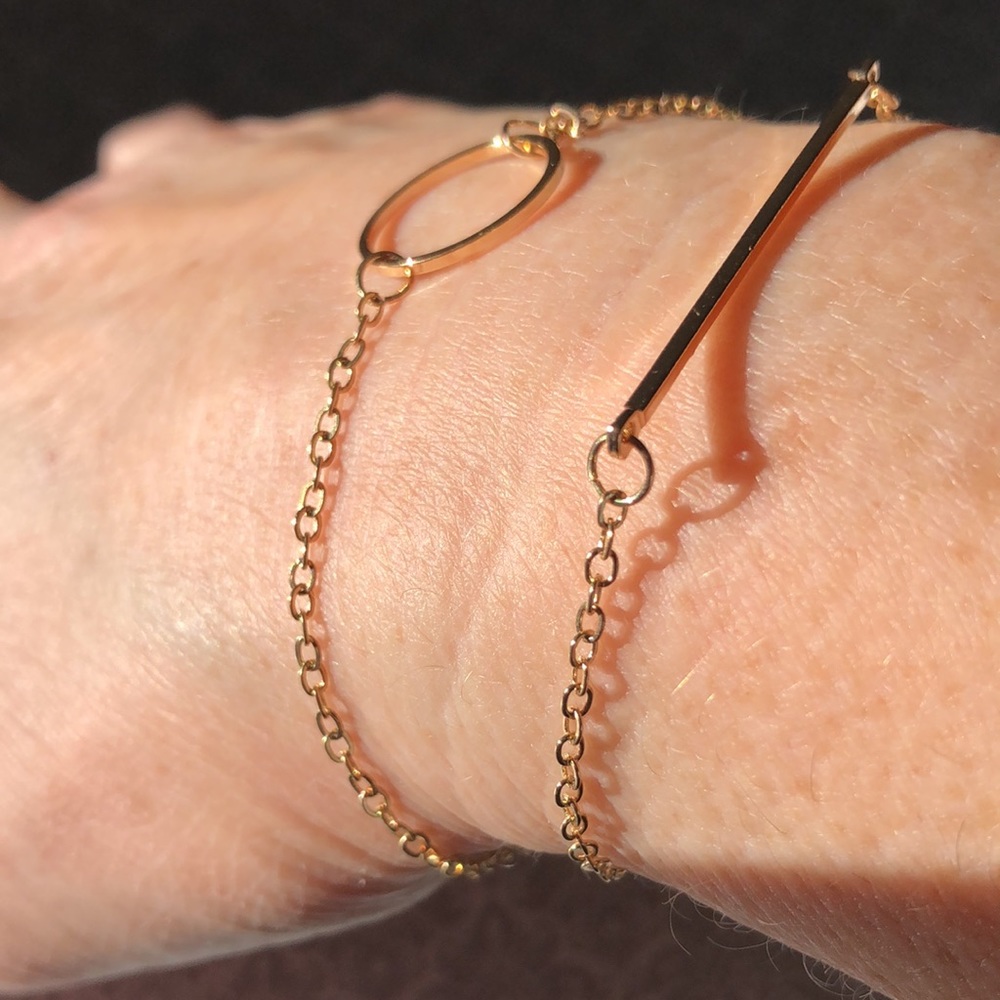 Modern Chic Gold Tone Dainty 2 Piece Bracelet Set! - Picture 2 of 5